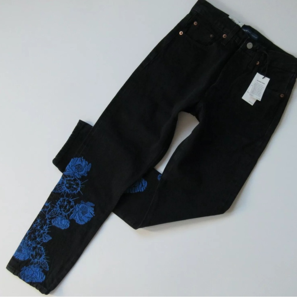 Vintage Levi’s 501 Made and Crafted Blue Flowers embroidered jeans 26x28